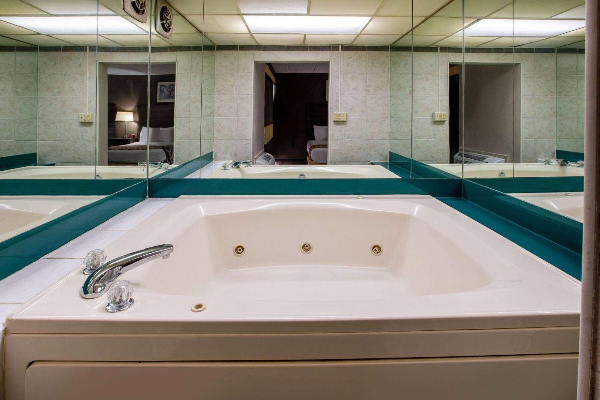 Baymont By Wyndham Northwood Motel Ngoại thất bức ảnh