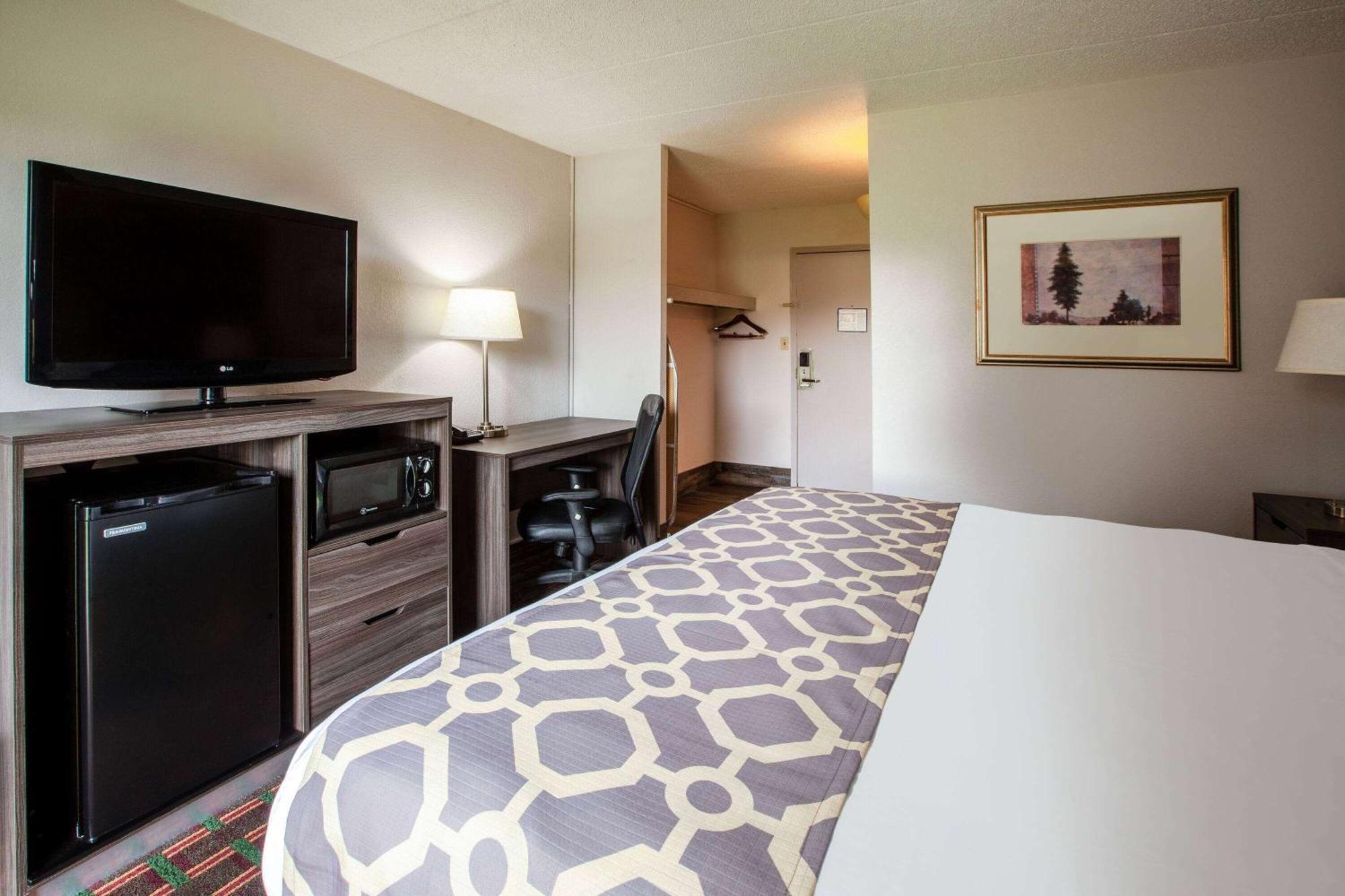 Baymont By Wyndham Northwood Motel Ngoại thất bức ảnh