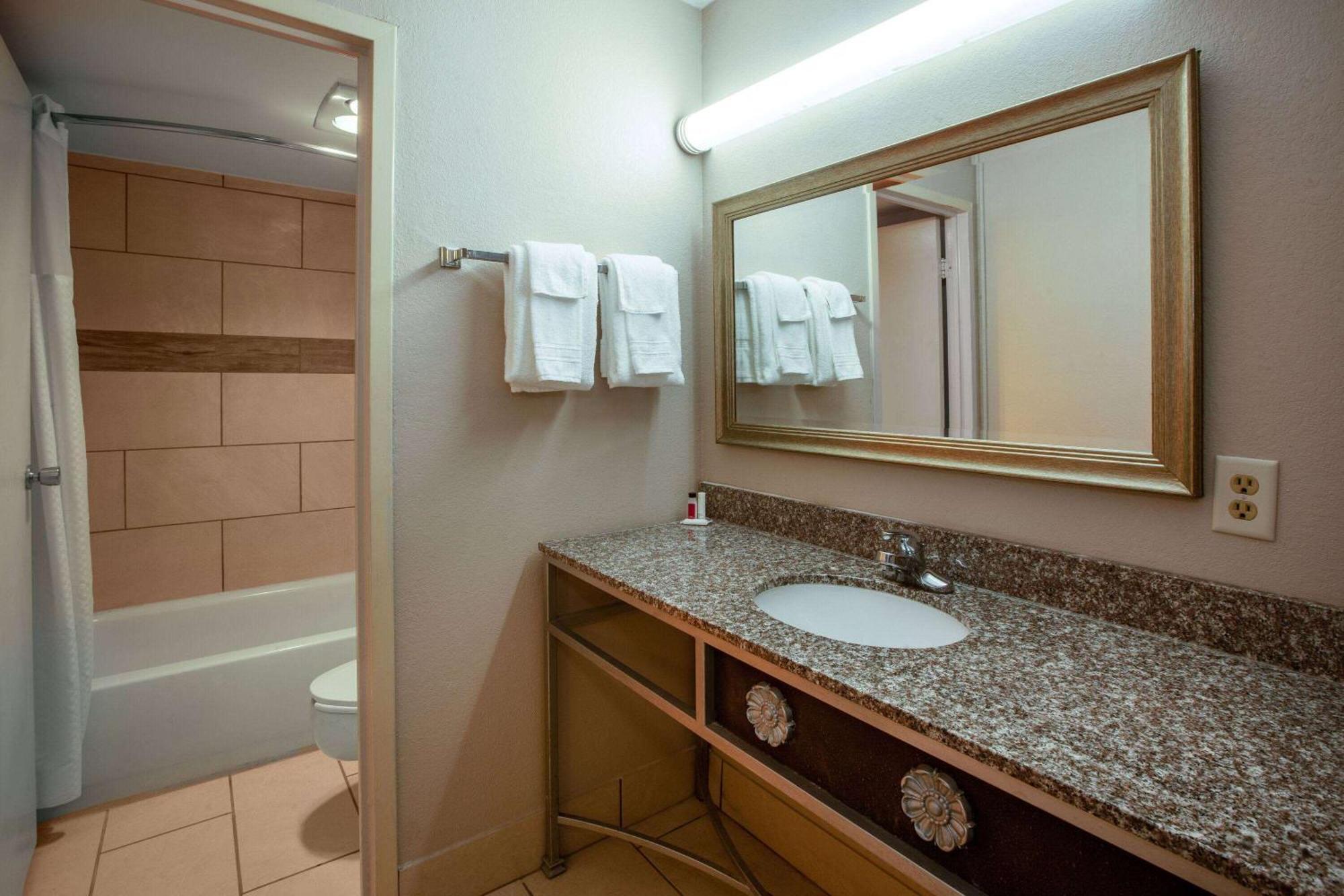 Baymont By Wyndham Northwood Motel Ngoại thất bức ảnh