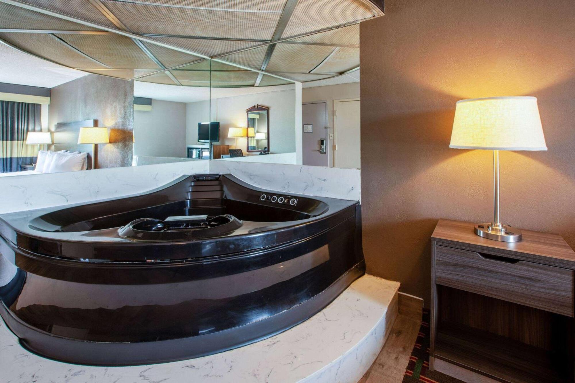 Baymont By Wyndham Northwood Motel Ngoại thất bức ảnh